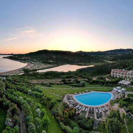 באיה סרדיניה L'Ea Bianca Luxury Resort מראה חיצוני תמונה