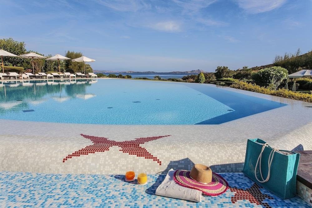 באיה סרדיניה L'Ea Bianca Luxury Resort מראה חיצוני תמונה