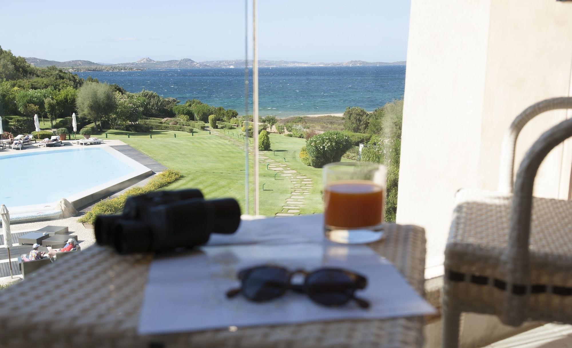 באיה סרדיניה L'Ea Bianca Luxury Resort מראה חיצוני תמונה