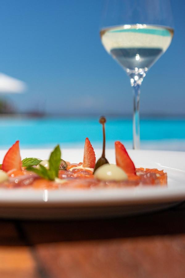 באיה סרדיניה L'Ea Bianca Luxury Resort מראה חיצוני תמונה