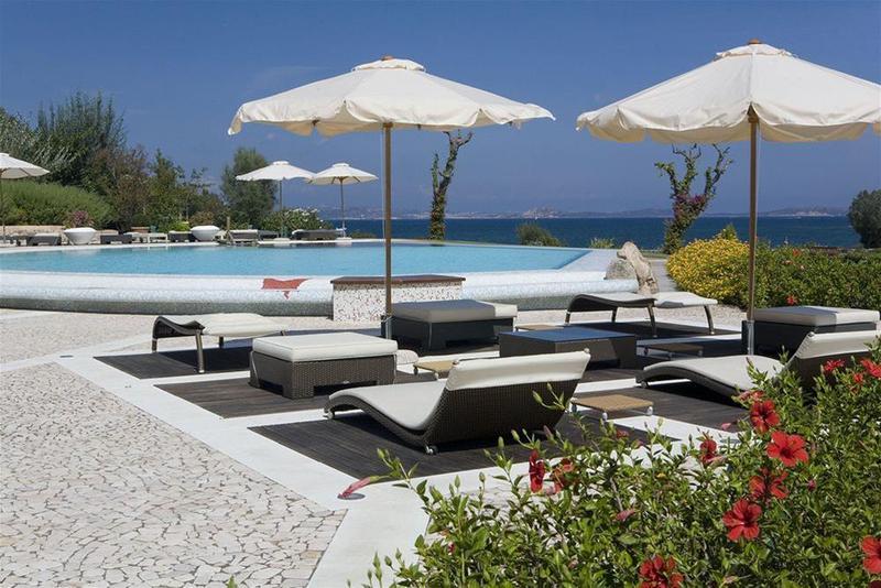 באיה סרדיניה L'Ea Bianca Luxury Resort מראה חיצוני תמונה