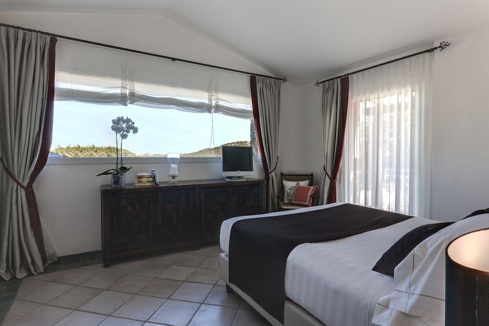 באיה סרדיניה L'Ea Bianca Luxury Resort מראה חיצוני תמונה