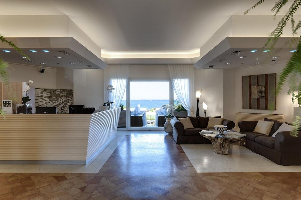 באיה סרדיניה L'Ea Bianca Luxury Resort מראה חיצוני תמונה