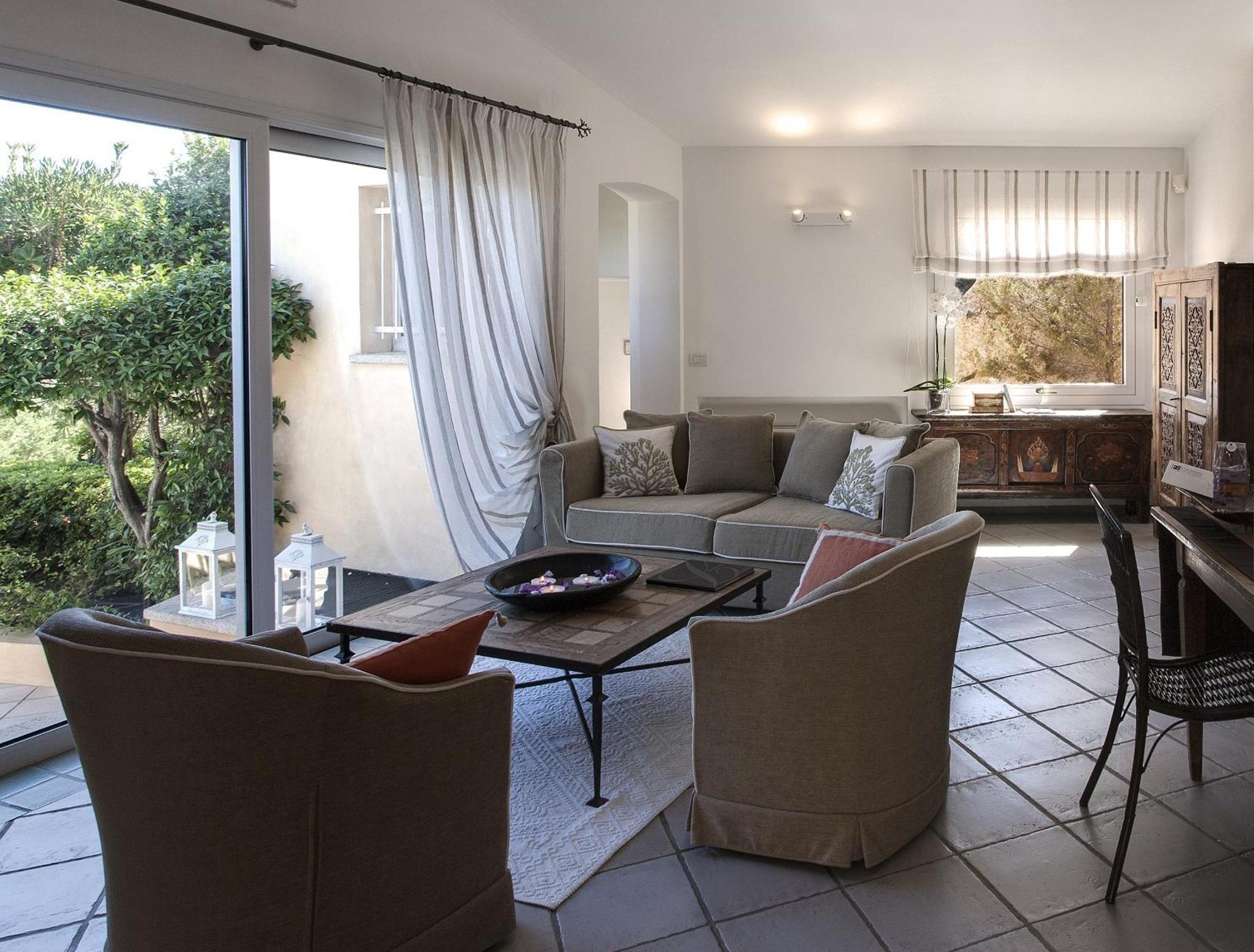 באיה סרדיניה L'Ea Bianca Luxury Resort מראה חיצוני תמונה