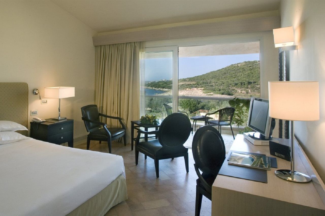 באיה סרדיניה L'Ea Bianca Luxury Resort מראה חיצוני תמונה